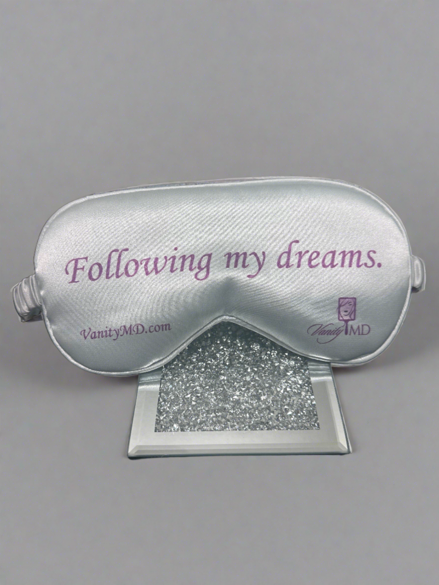 Satin sleep mask for comfortable overnight anti-aging beauty sleep