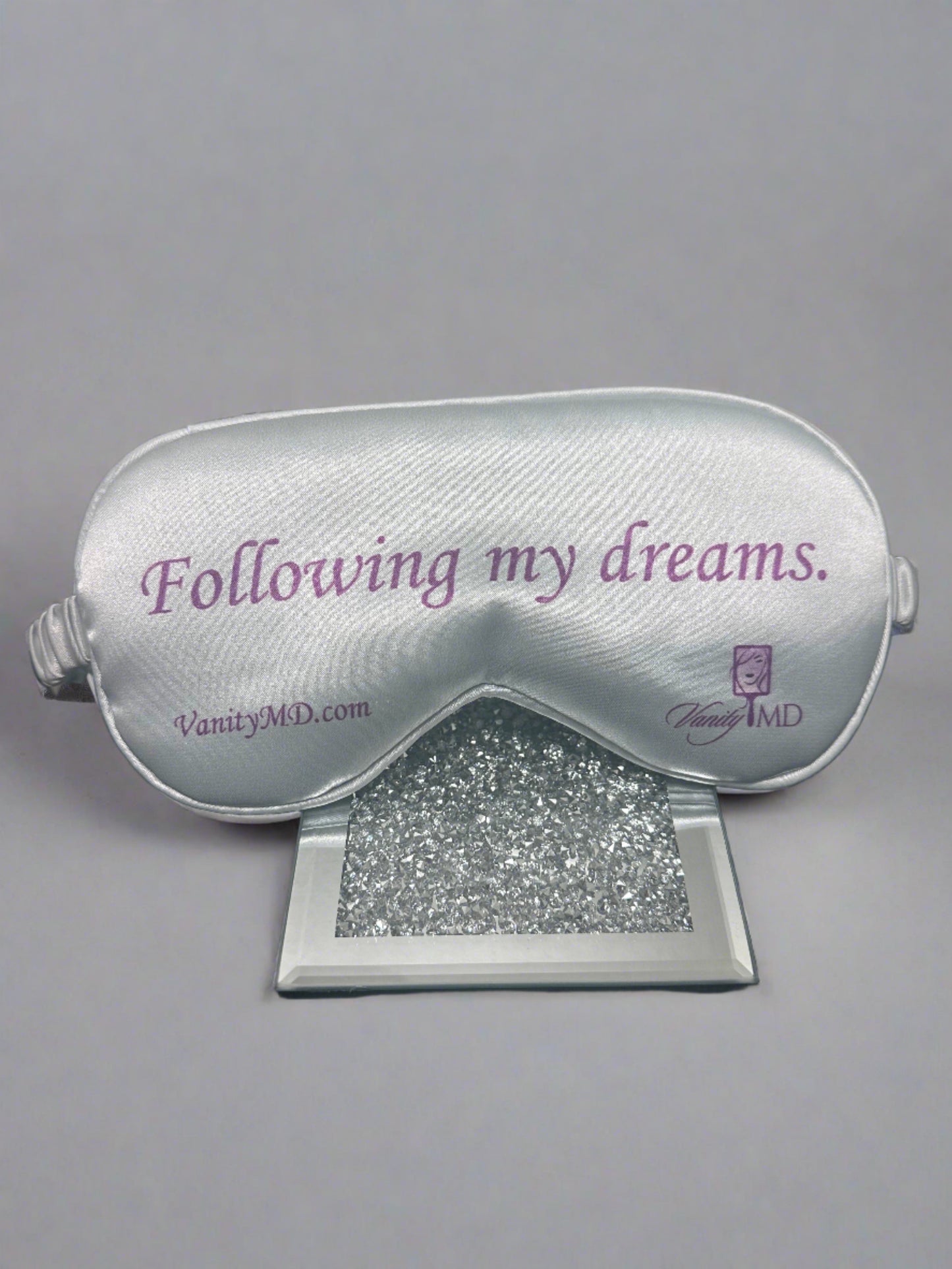 Satin sleep mask for comfortable overnight anti-aging beauty sleep