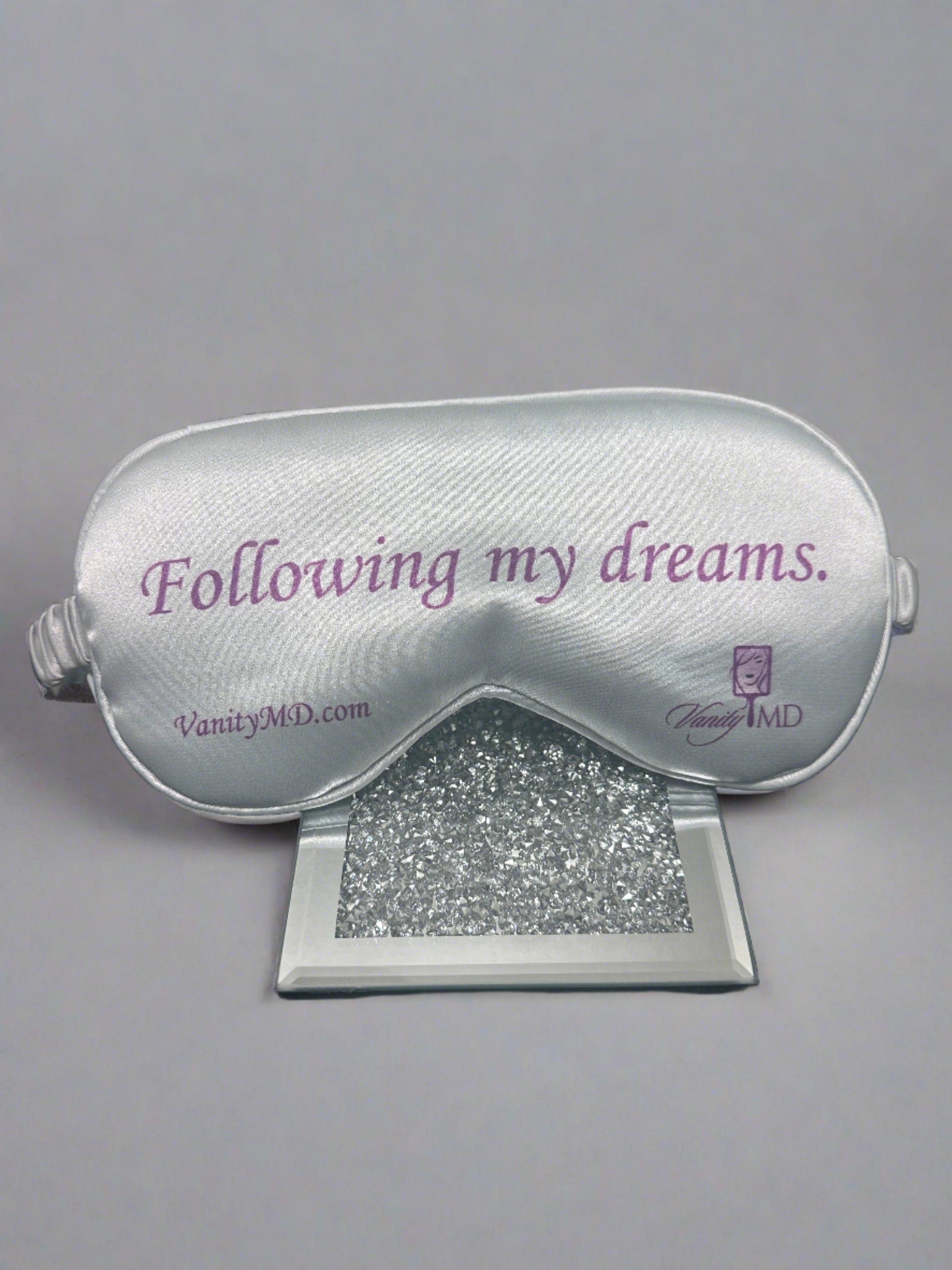 Satin sleep mask for comfortable overnight anti-aging beauty sleep