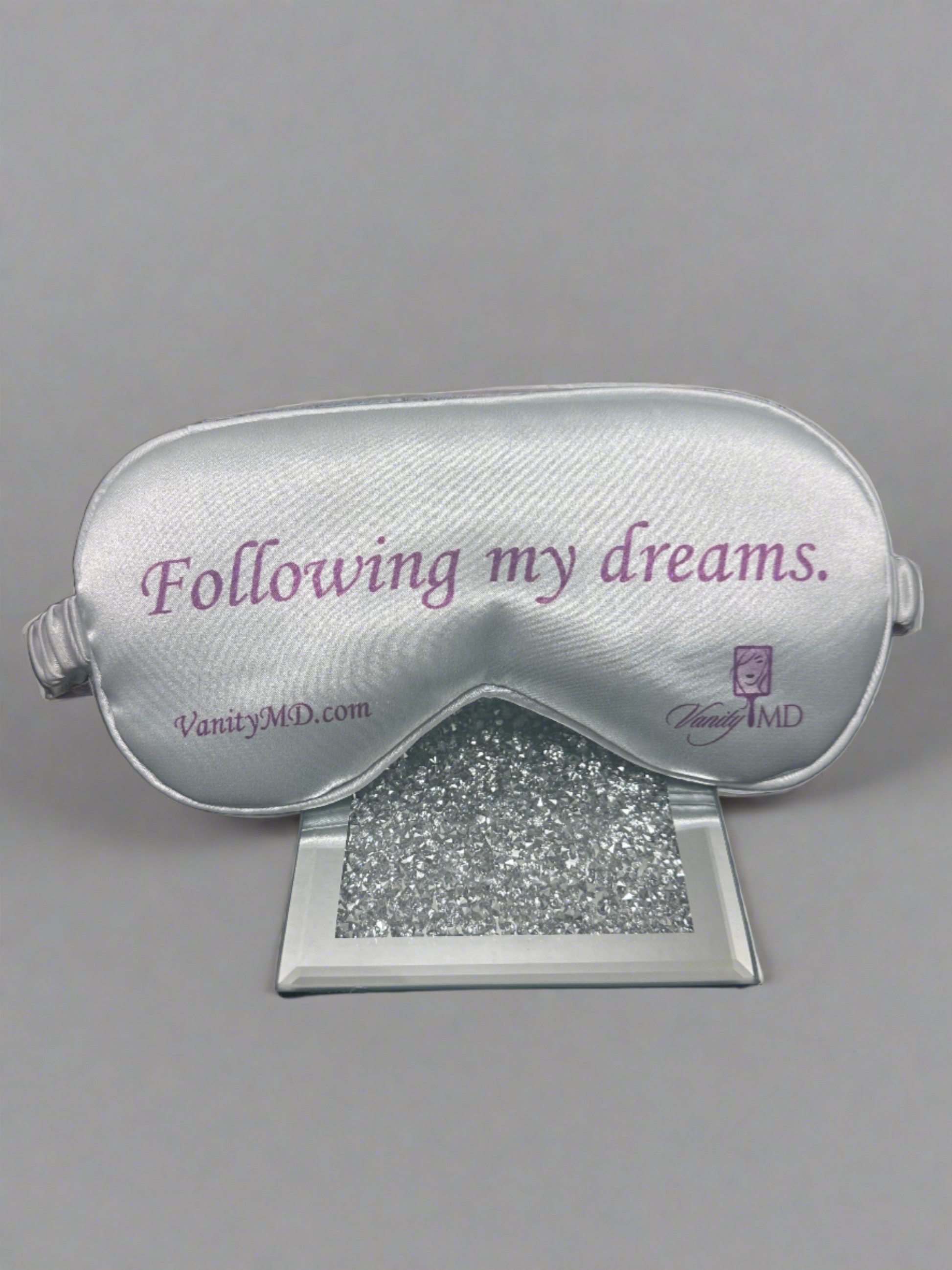 Satin sleep mask for comfortable overnight anti-aging beauty sleep
